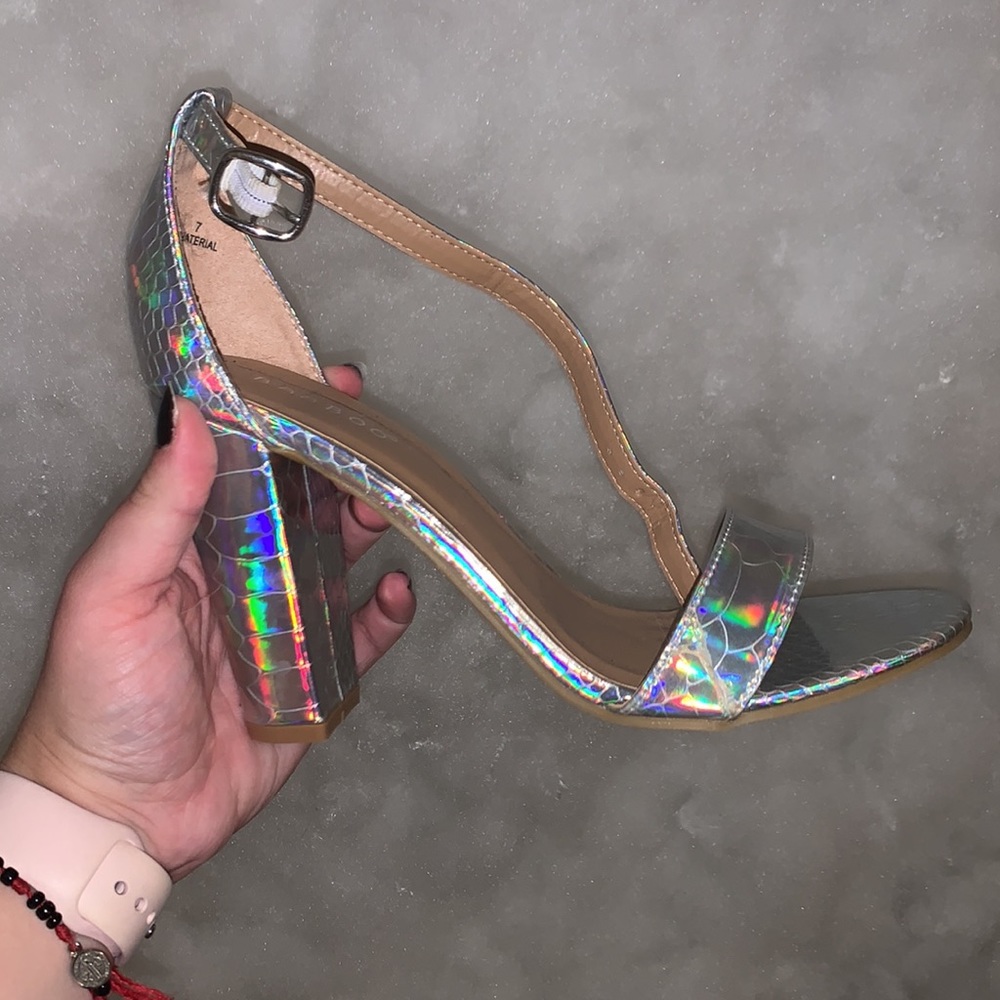 Holographic heels